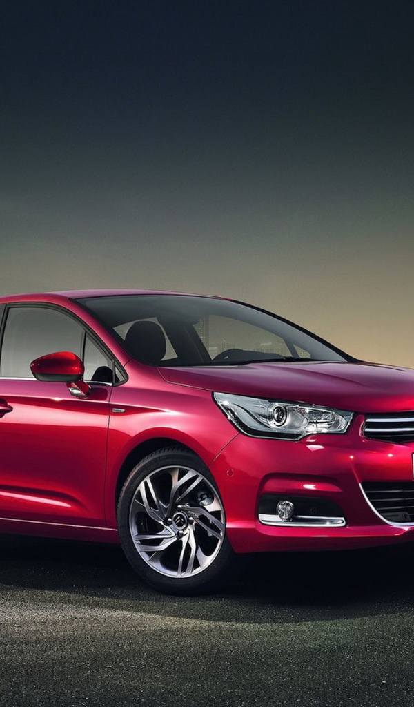 красный Ситроен С4