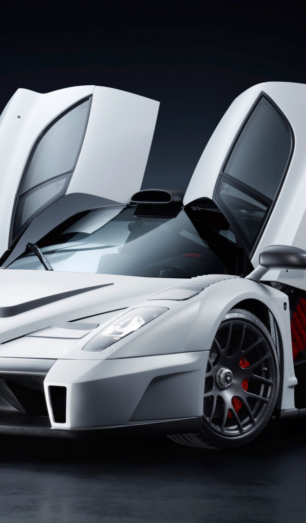 Белая Ferrari Enzo