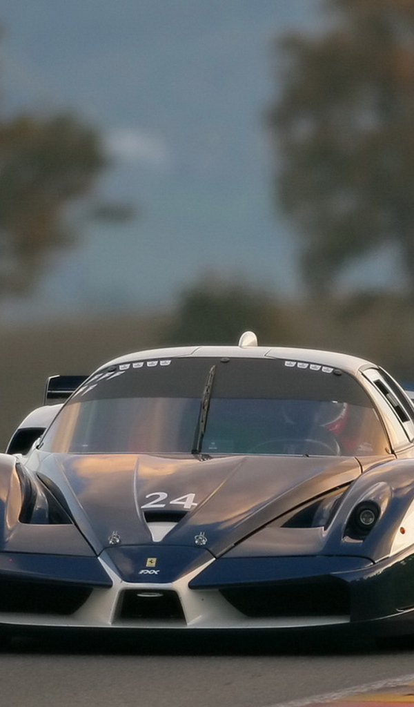 Мощный суперкар Феррари FXX