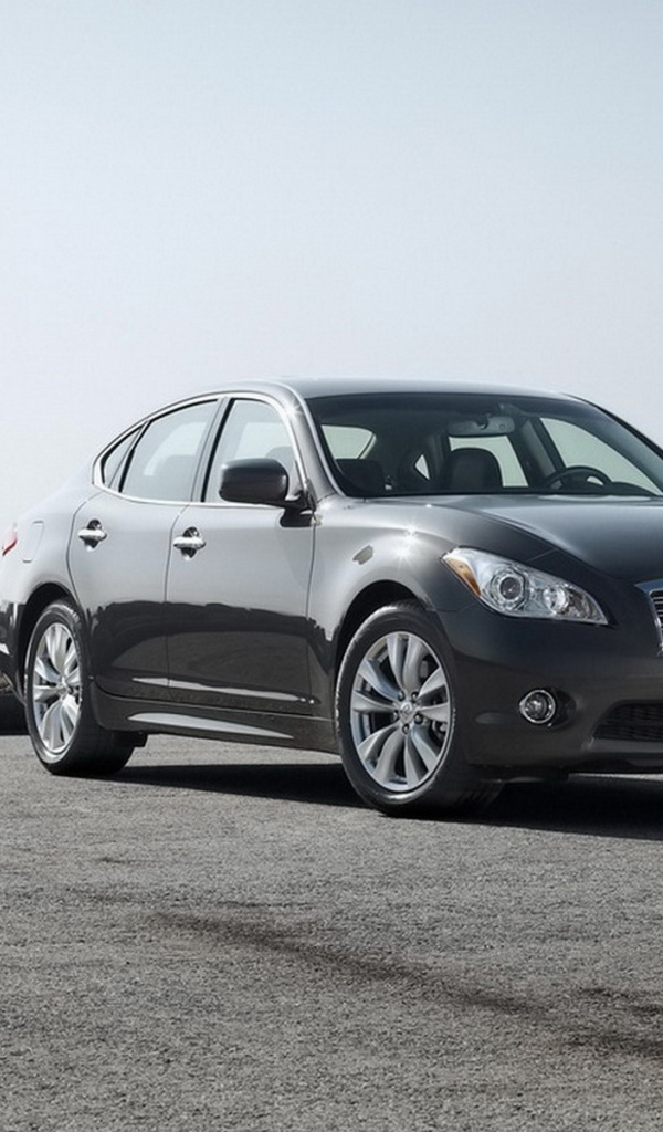 Infiniti M56