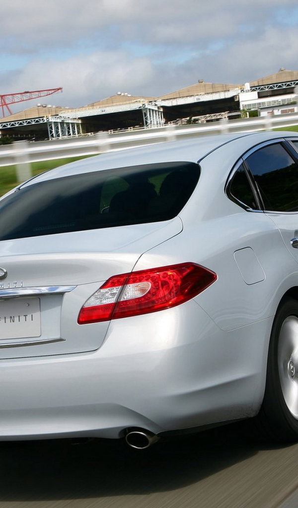 Инфинити М35