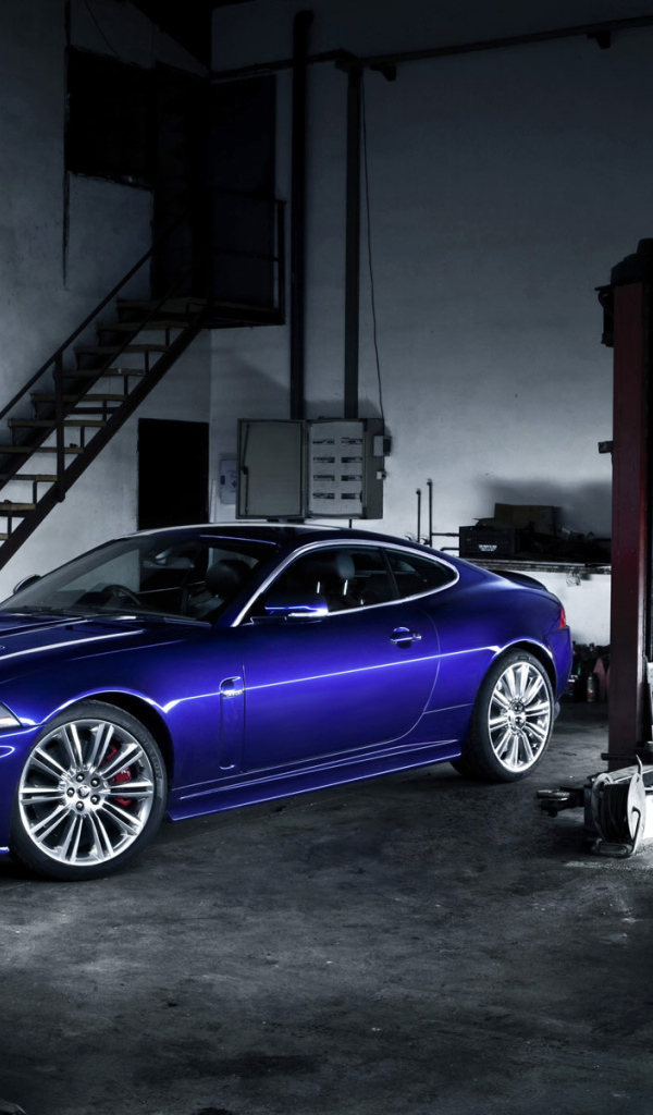 Синий Ягуар XKR