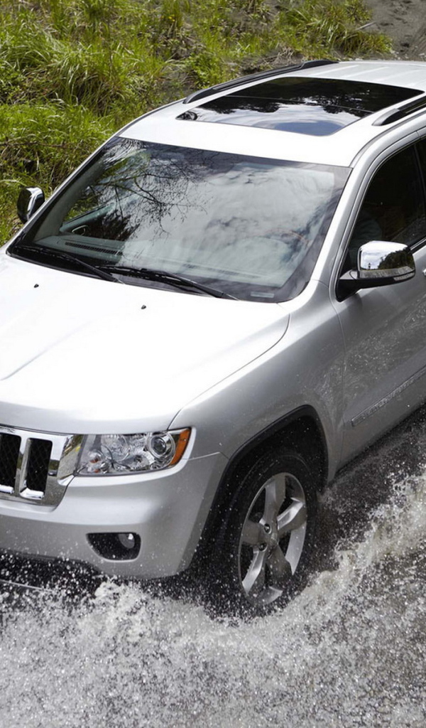 Джип Гранд Чероки на бездорожье