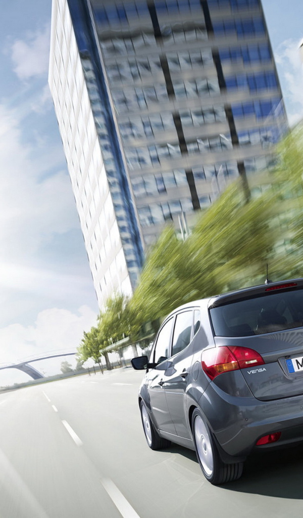 Киа Венга в городе