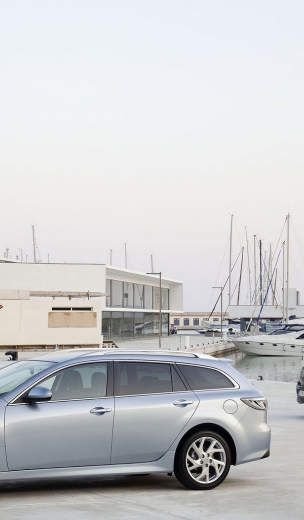 Стремительная Мазда 6 универсал