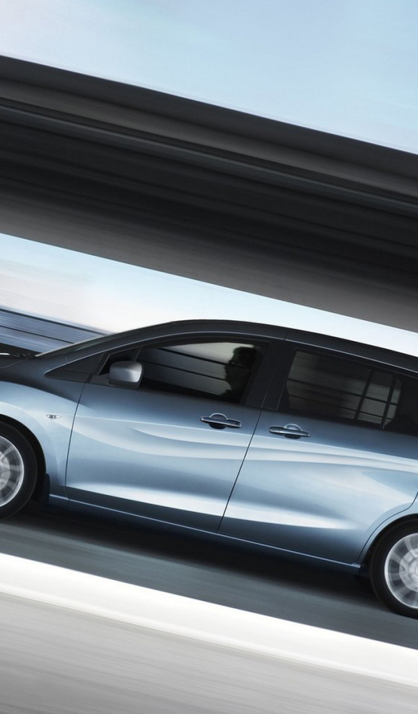 Обновленная Мазда 5