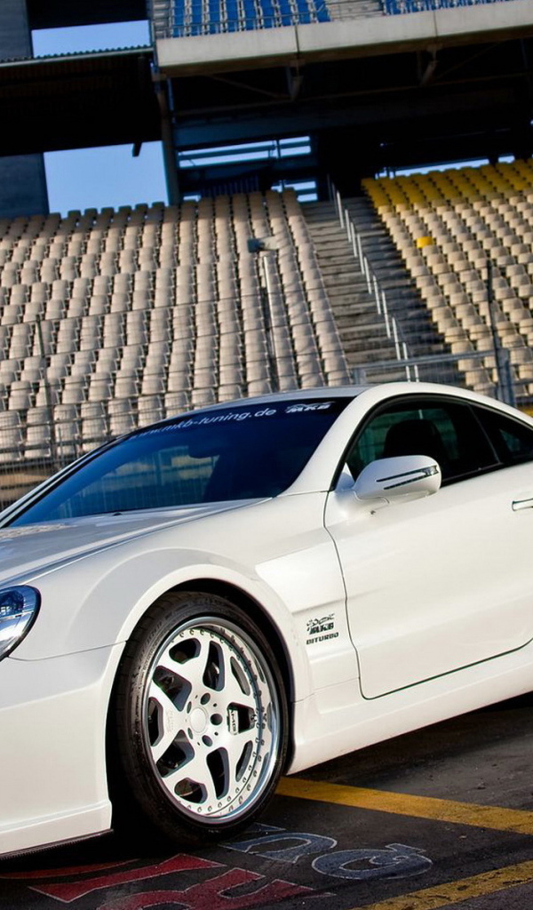 New Mercedes-Benz-SL-65-AMG