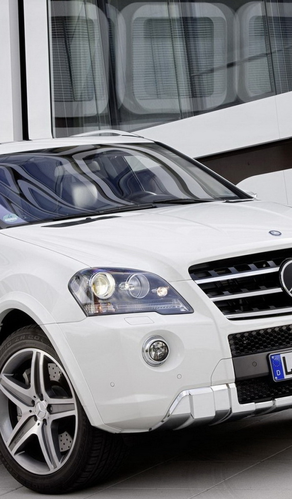 Mercedes-Benz-ML 63 AMG 2011