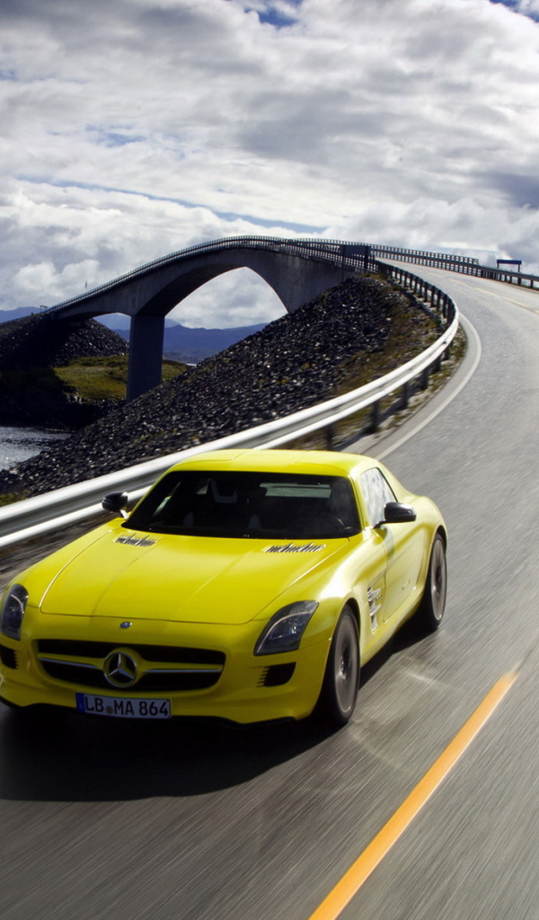 Мерседес Бенц SLS AMG