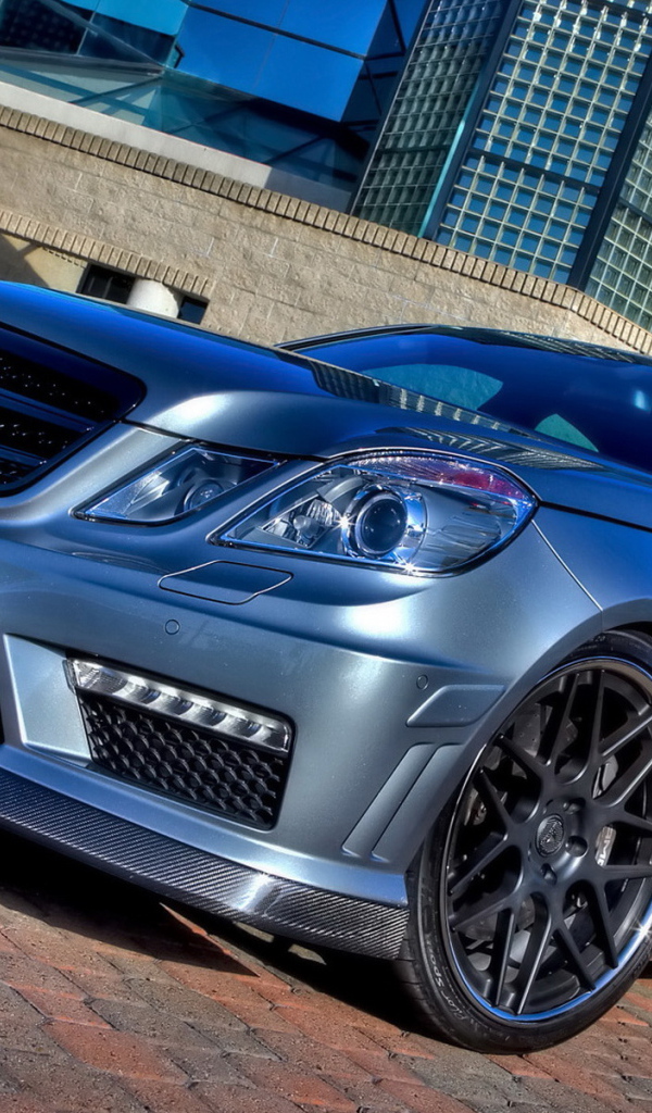 Мерседес Бенц E63 AMG