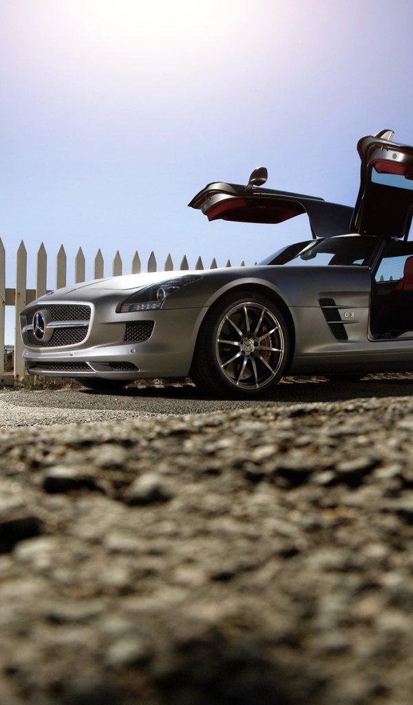 Мерседес у маяка