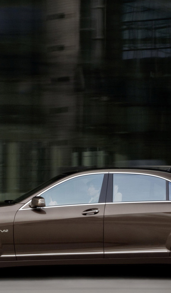 Роскошный Мерседес Бенц S класса