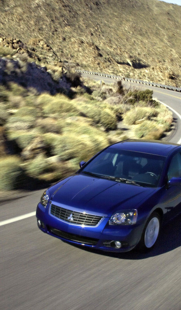 Митцубиси Галант в движении