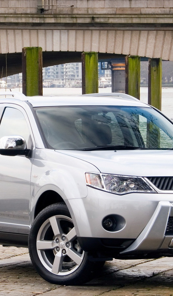 Митсубиши Аутлендер