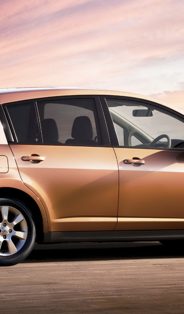 Ниссан Тиида