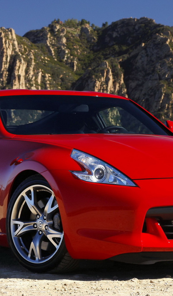 Ниссан 370z в красном кузове