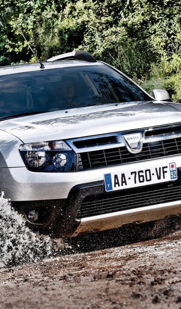 Дасиа Дустер в движении