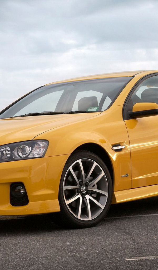 Холден Коммодор 2011