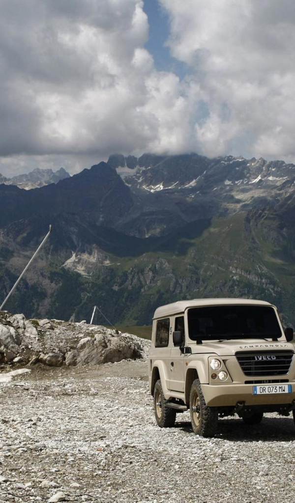 Ивеко Кампагнола на высоте гор