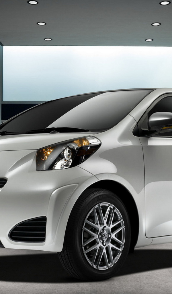 Scion iQ