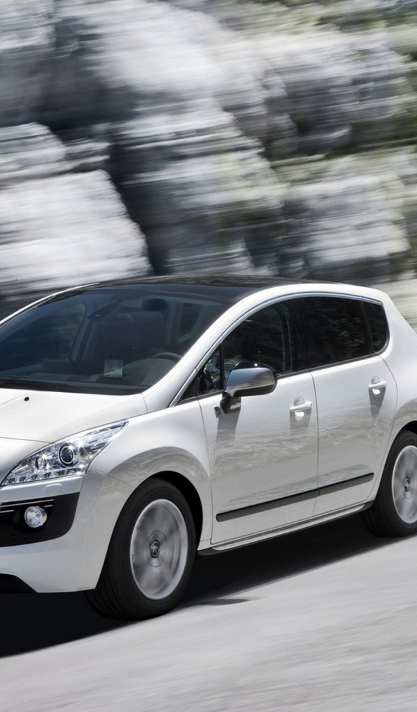 Новый Пежо 3008 Гибрид