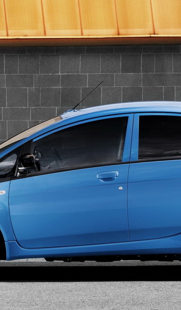 Маленький Пежо iOn 2011