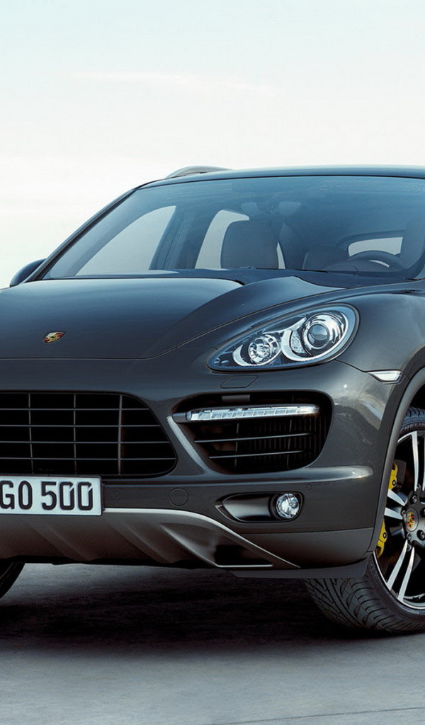 Порше Кайен на пристани