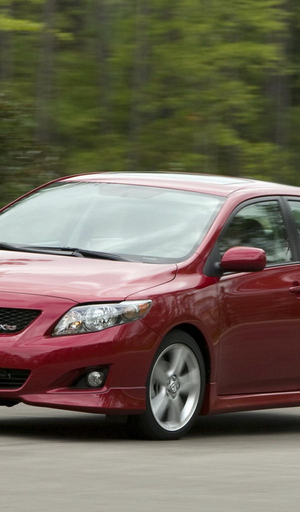 Тойота Королла в движении