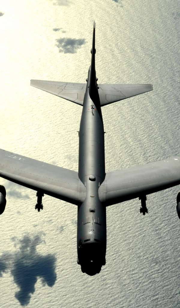 Большой тяжелый самолет