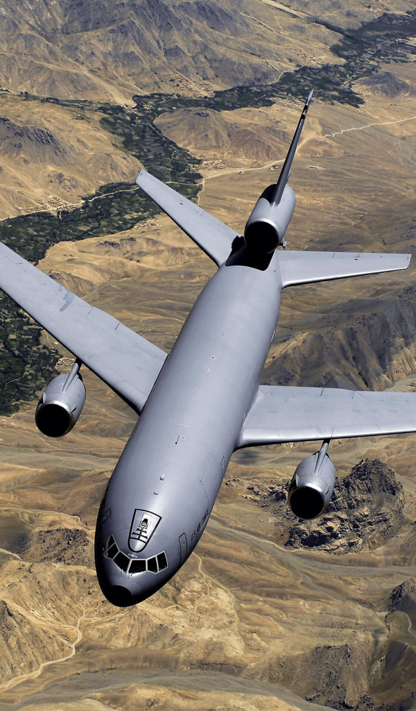 Большой самолет