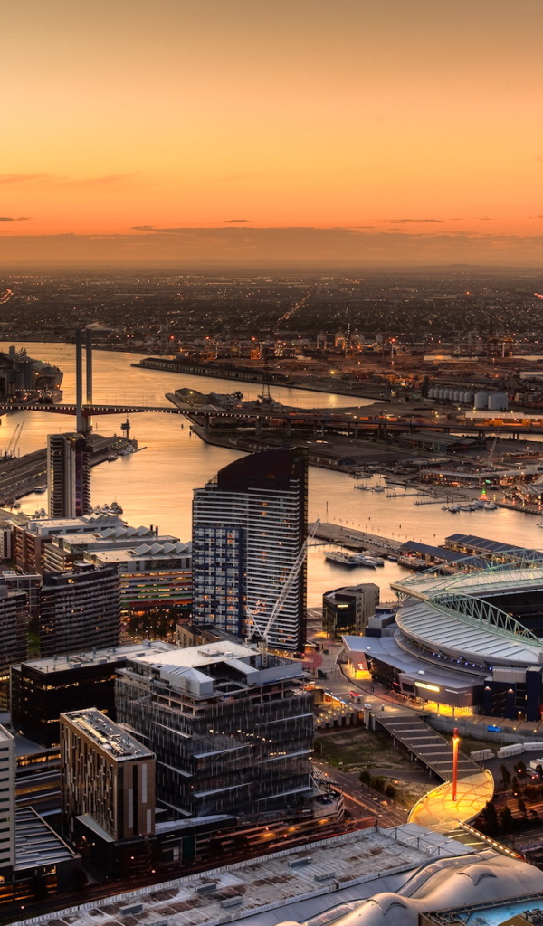 Высоко над городом