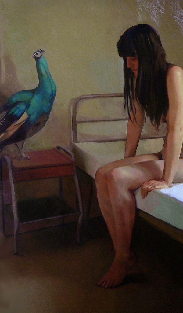 Девушка и павлин