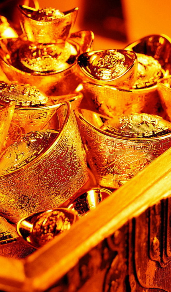 Сундук с золотыми вещами