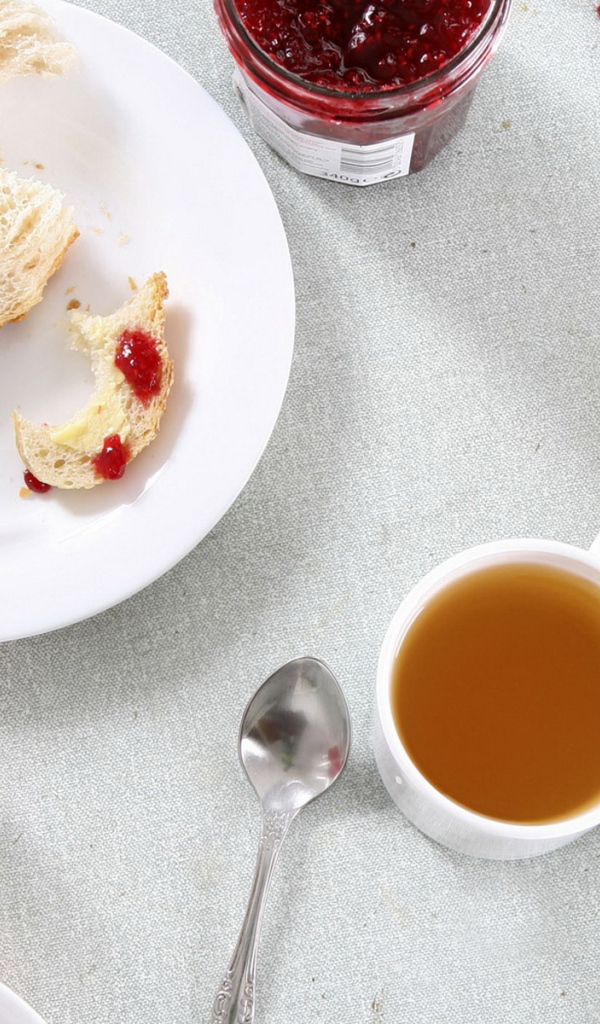 Завтрак с джемом