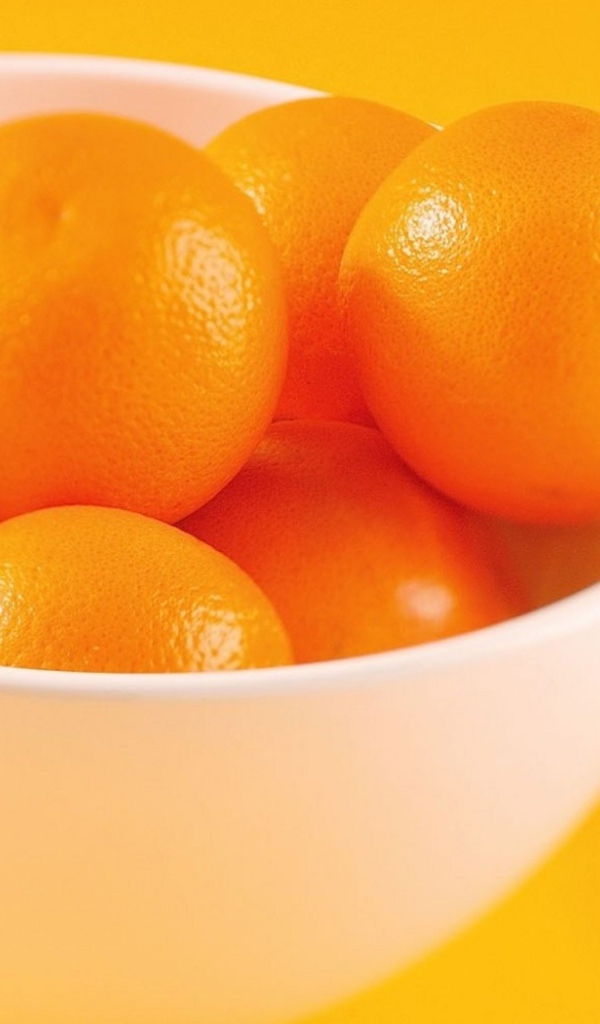 Чаша с апельсинами