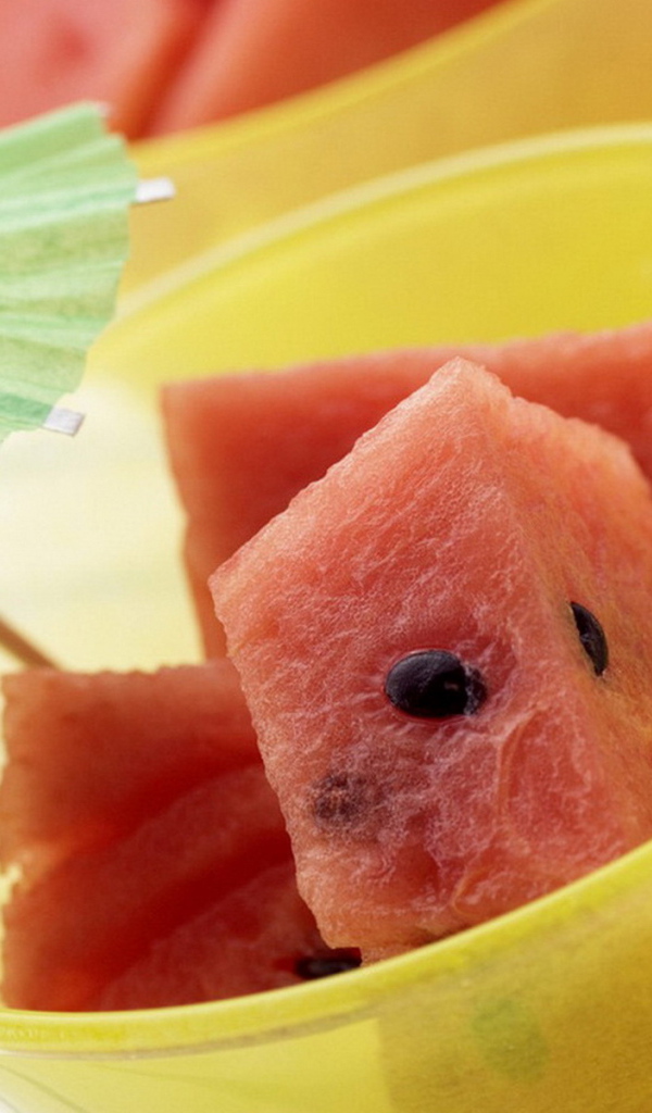 Арбуз под зонтиком