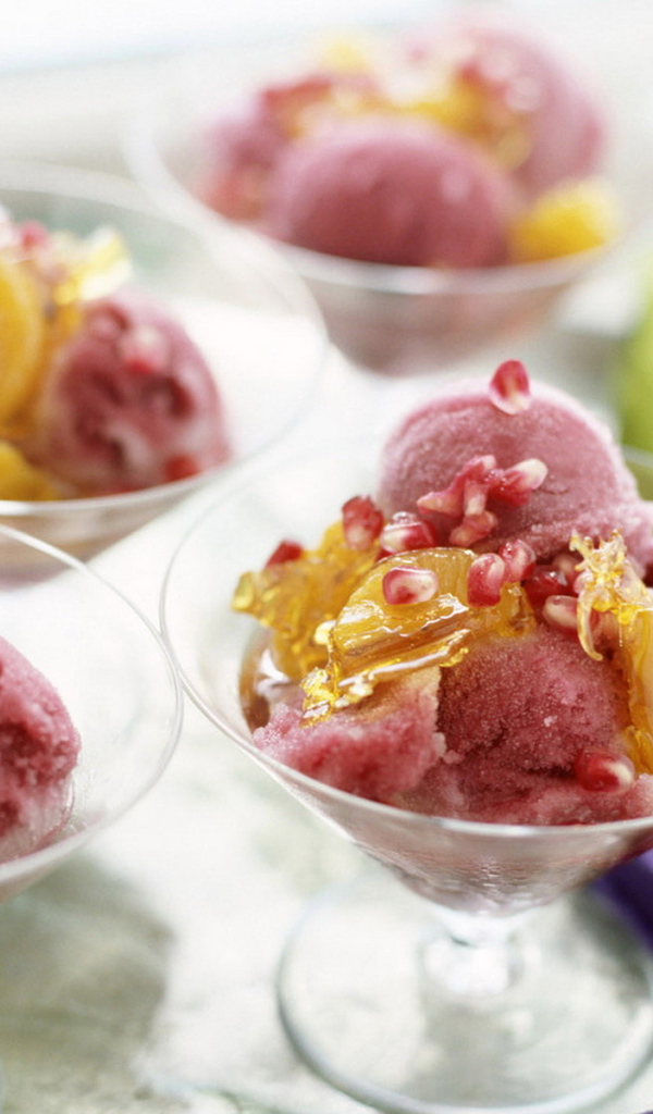 Мороженое в креманках