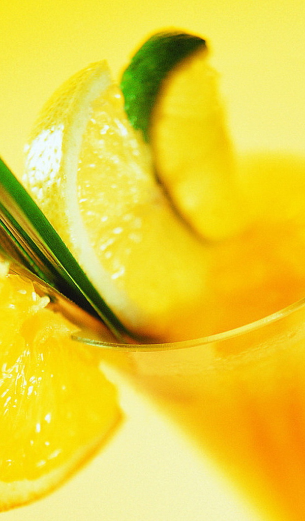 Оранжевый коктейль