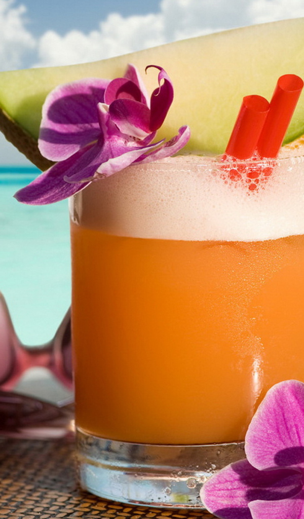 С кусочком дыни