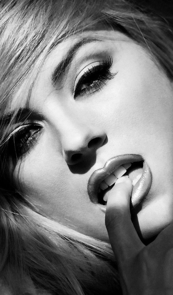 Горячая девчонка