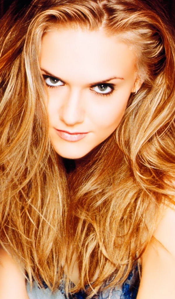 Доминика Свейн