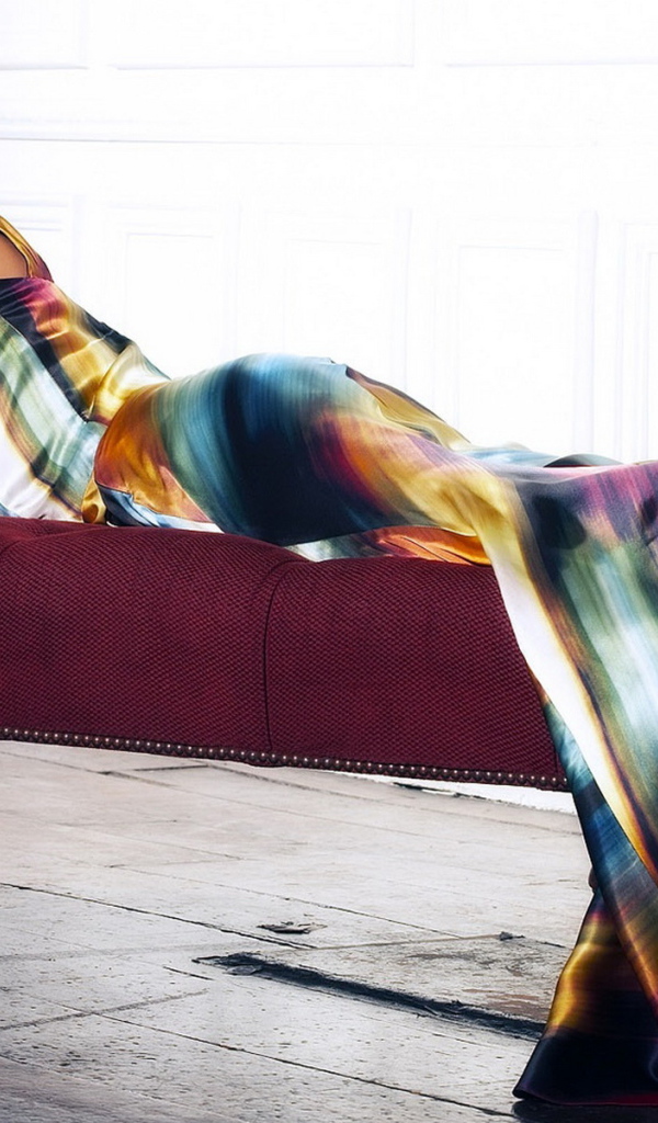 Лилу Коллинс