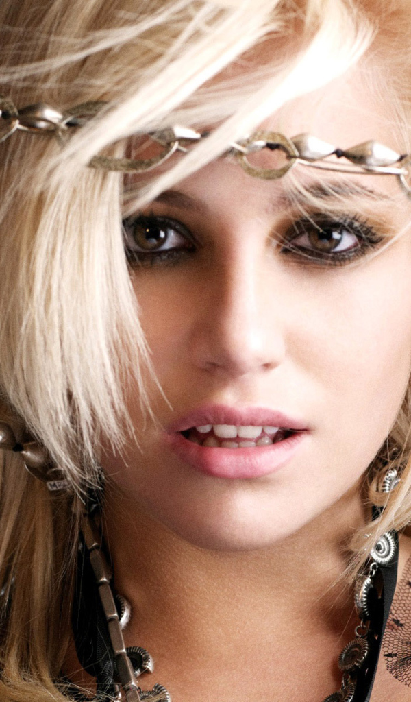 Белокурая Пикси Лотт