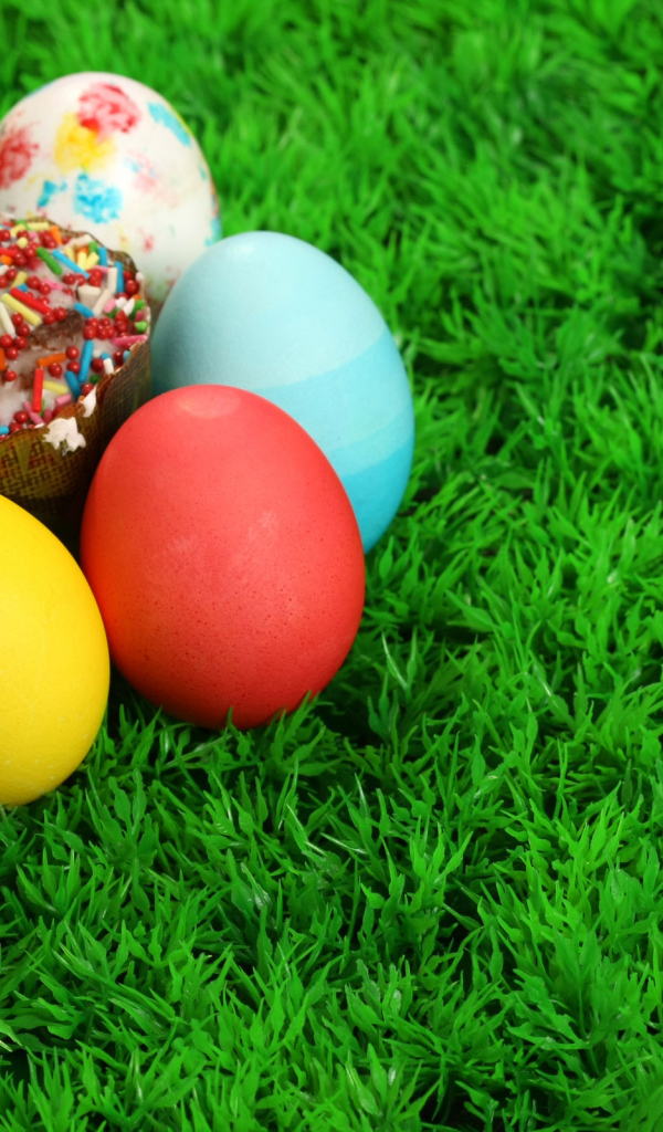 Пасха и яйца на траве