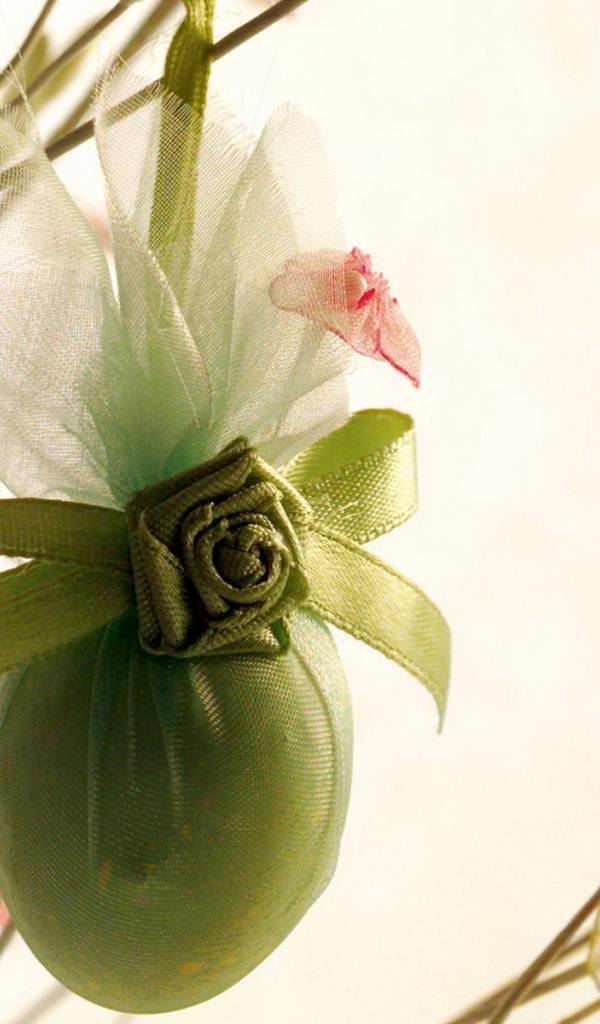 Яйцо на веточке