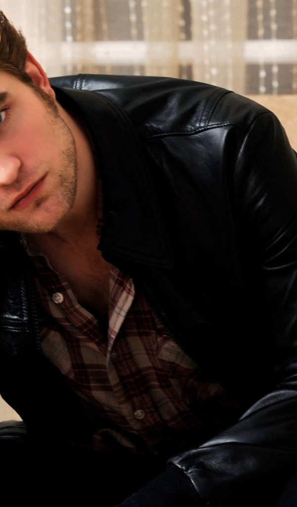 актер Роберт Пэттинсон