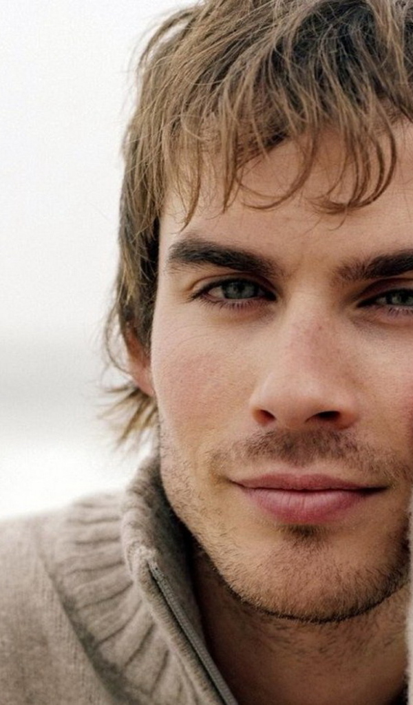 Йен Сомерхалдер в свитере