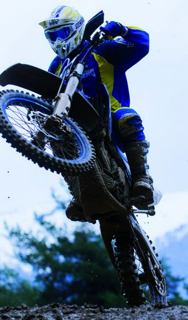 Хьюзаберг FX450 в прыжке