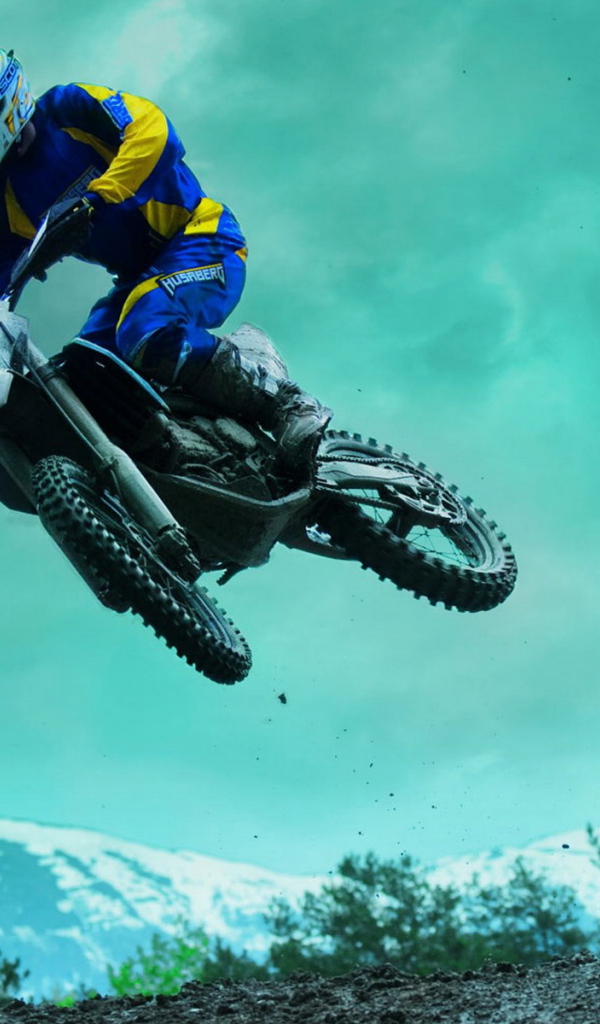 Хьюзаберг FX450 в полете