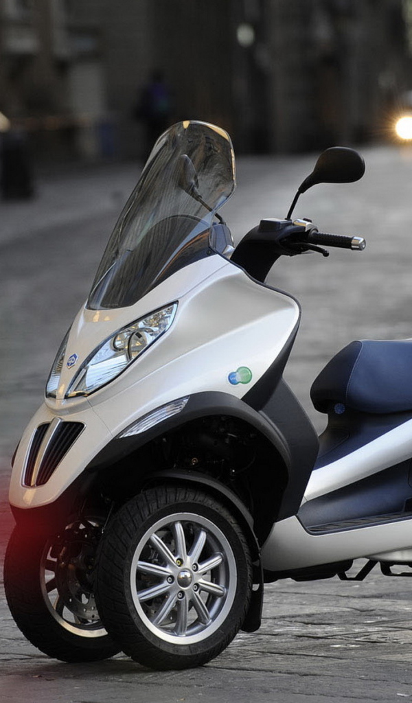 Piaggio MP3 Hybrid